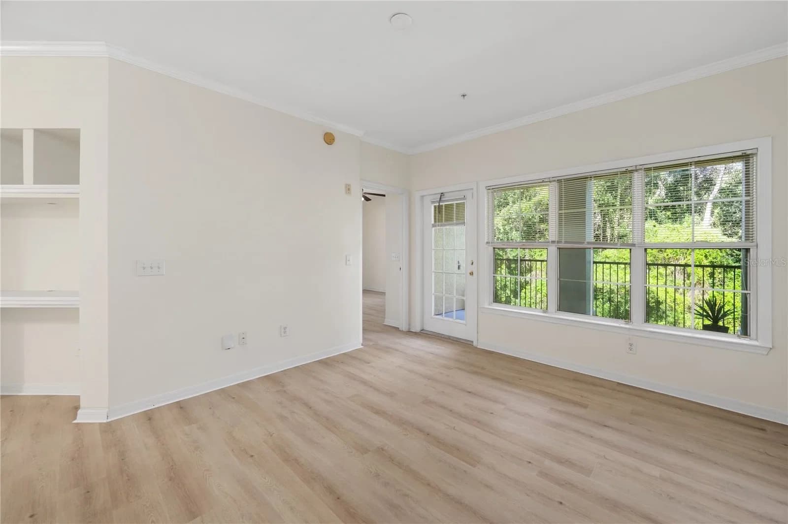 3593 CONROY 4