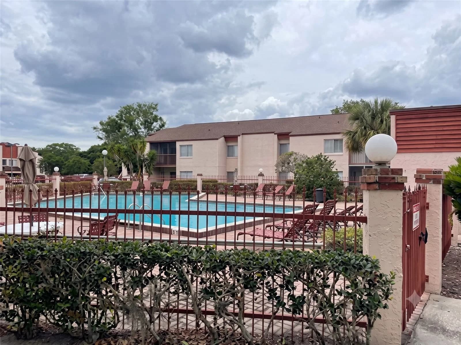 4322 LAKEWAY 2