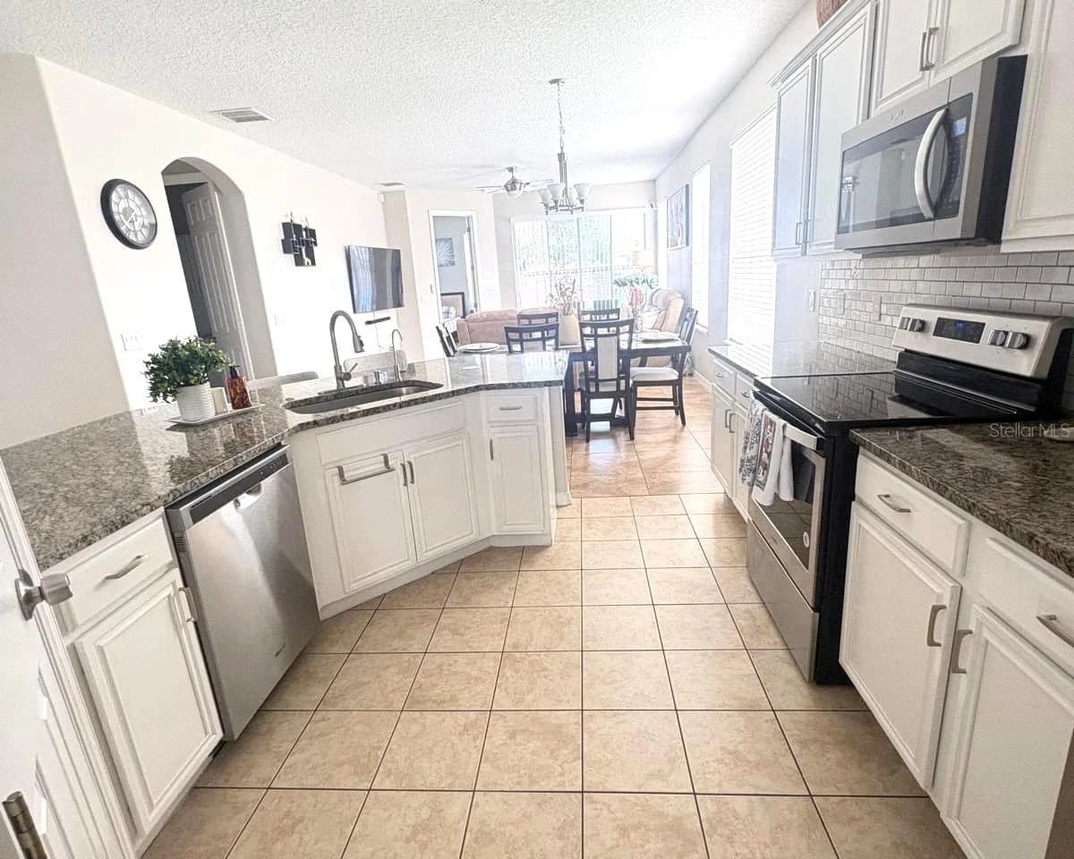2248 STONE LAKE 3