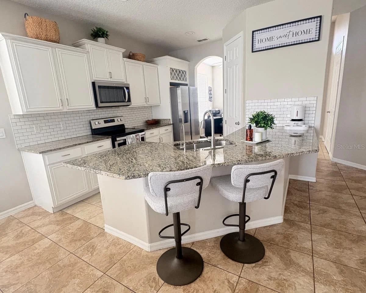 2248 STONE LAKE 4