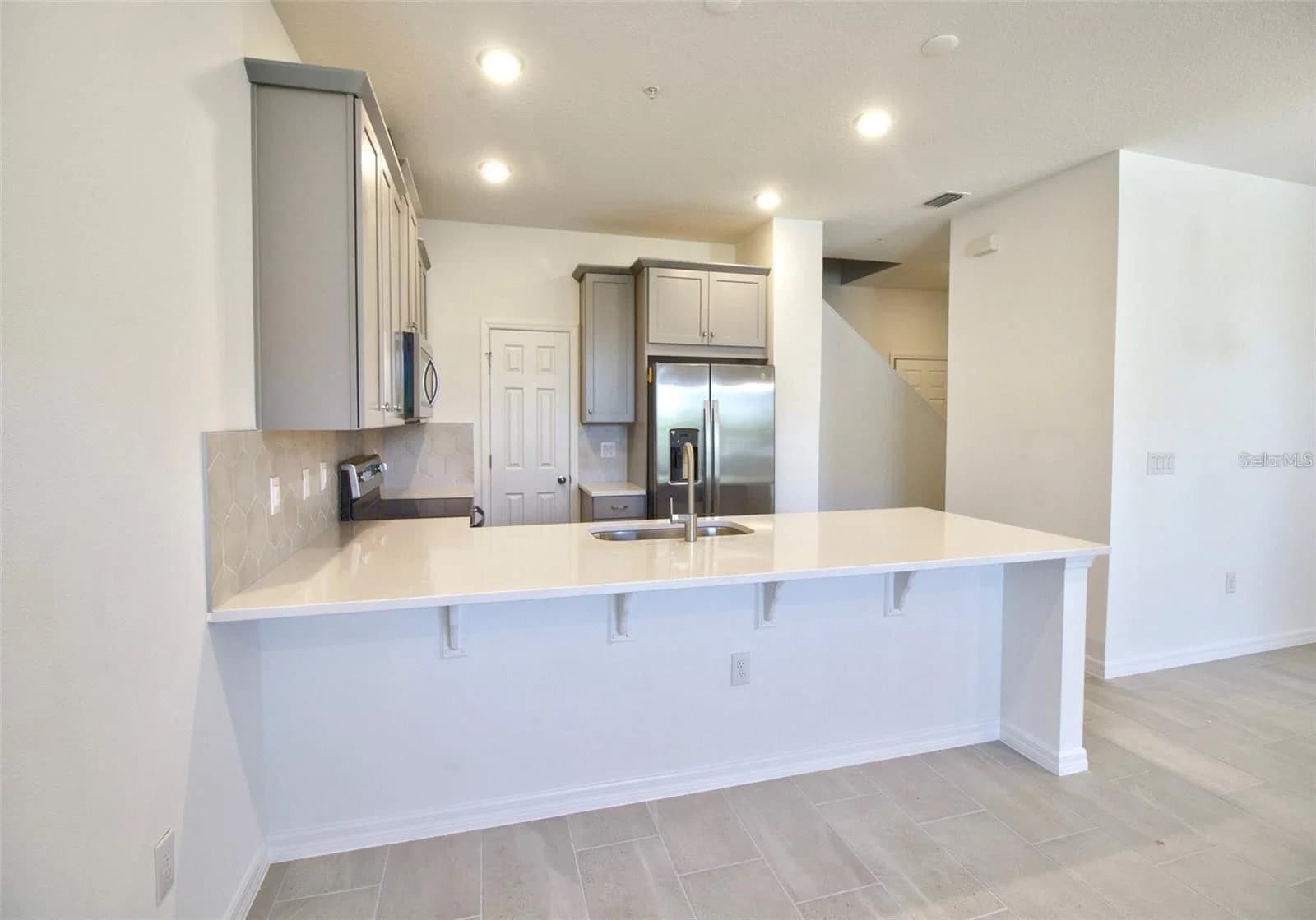 9939 RANDAL WALK 5
