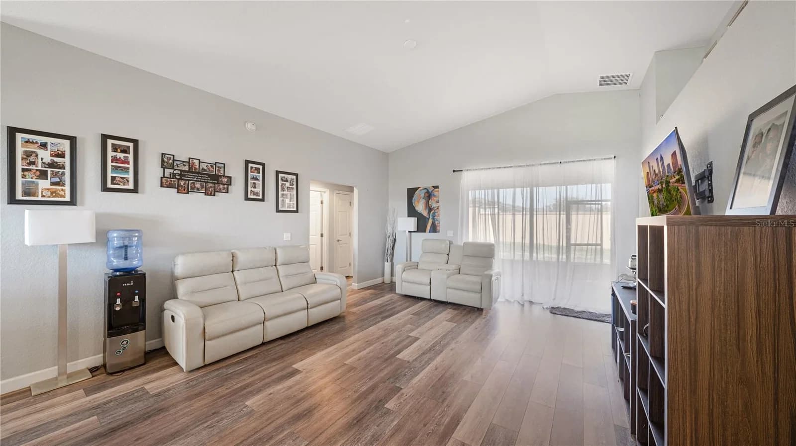 518 HIGHLAND MEADOWS 5