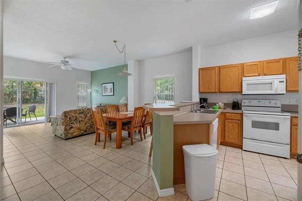 1055 PARK RIDGE 3