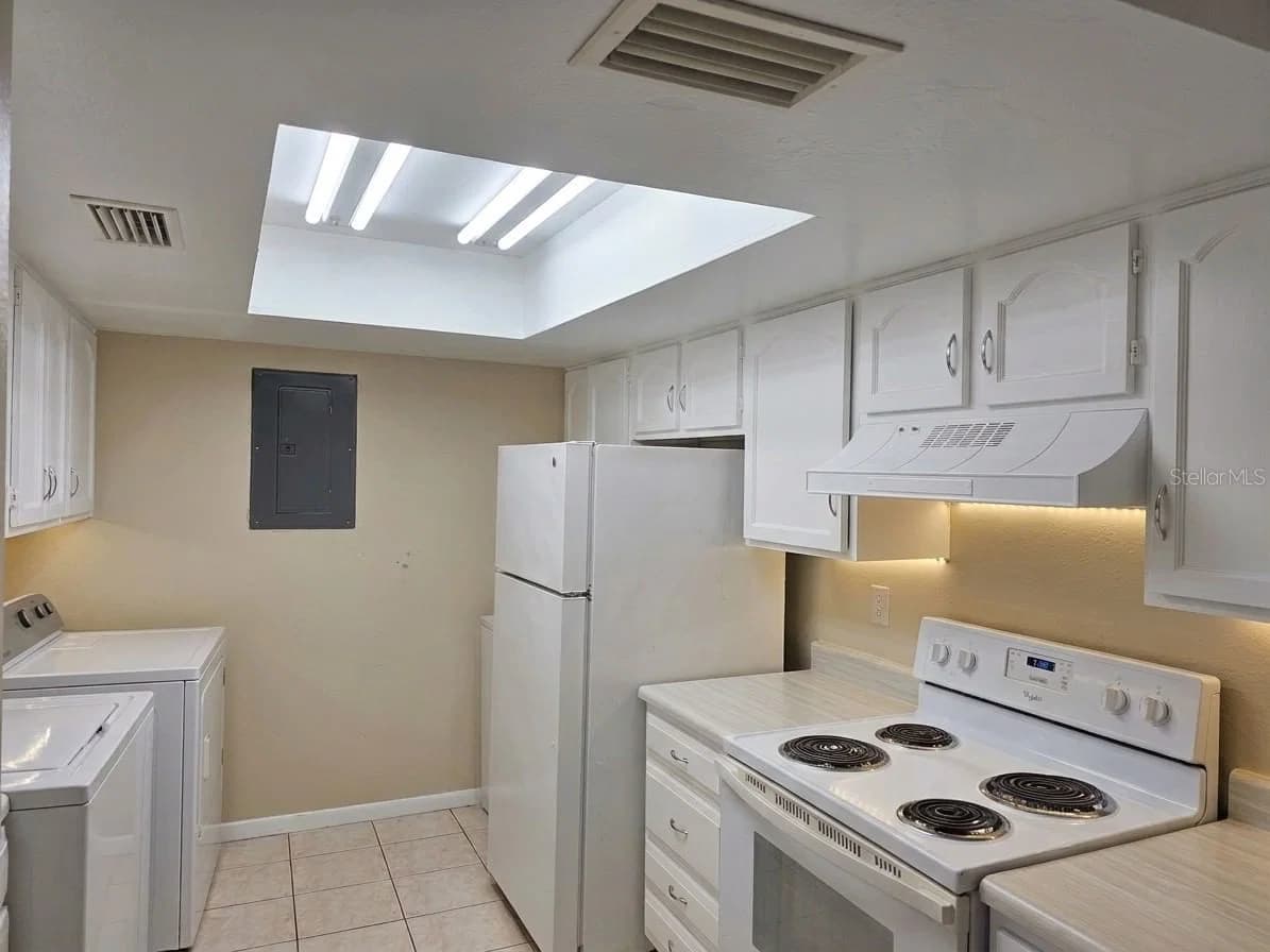 2430 LEMON TREE 4