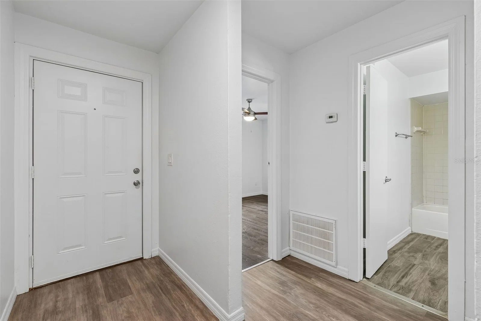 2835 HUNT CLUB 3