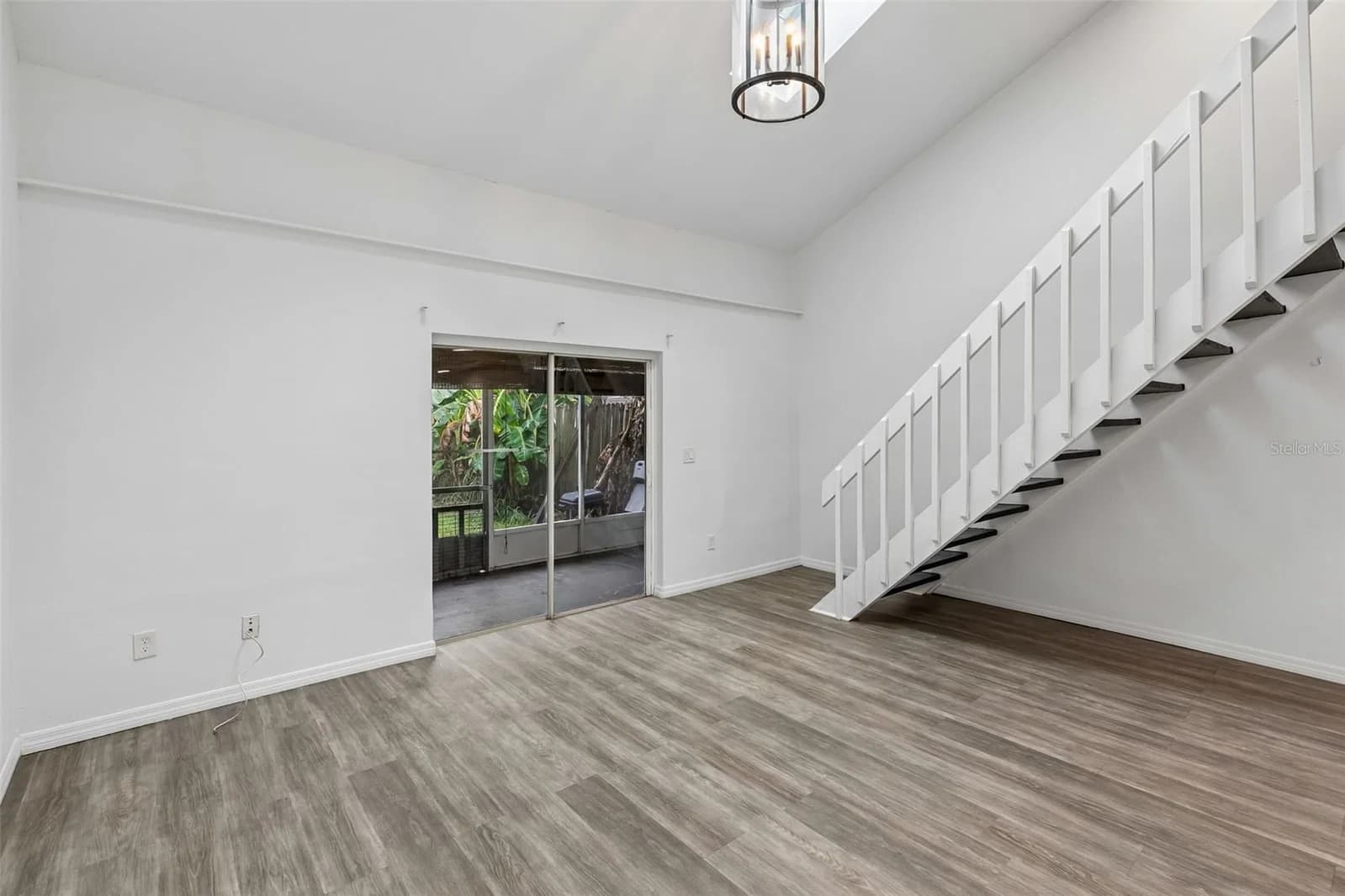 2835 HUNT CLUB 4