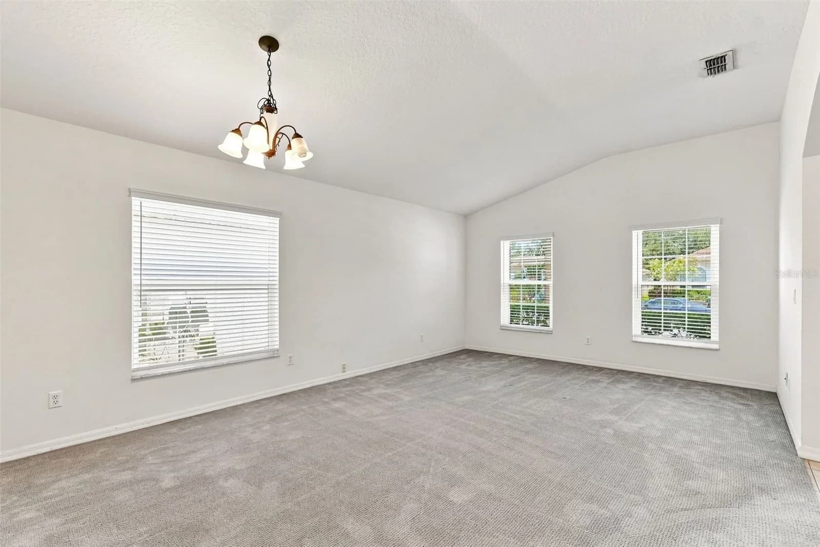 1174 BEECH GROVE 4