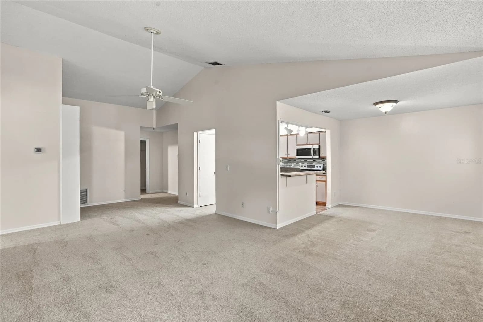 4801 COACHMANS DR Drive #3 5