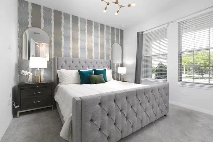 1720 SAWYER PALM 5