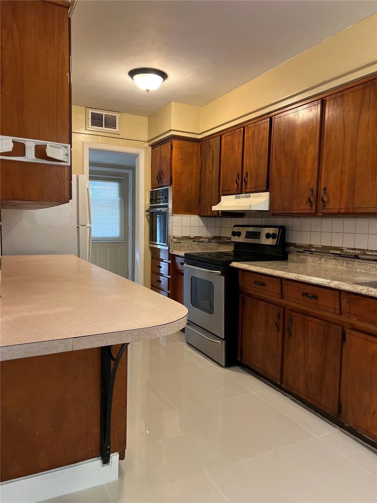 5847 HARRINGTON 3