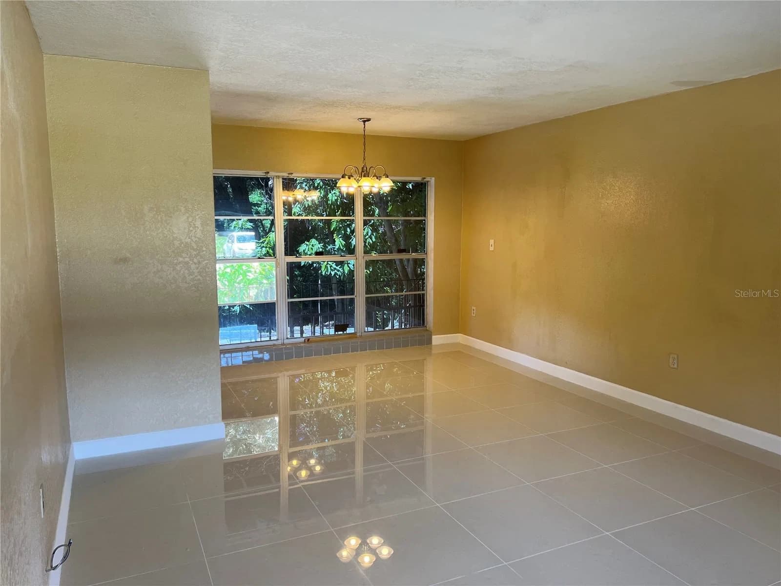 5847 HARRINGTON 4