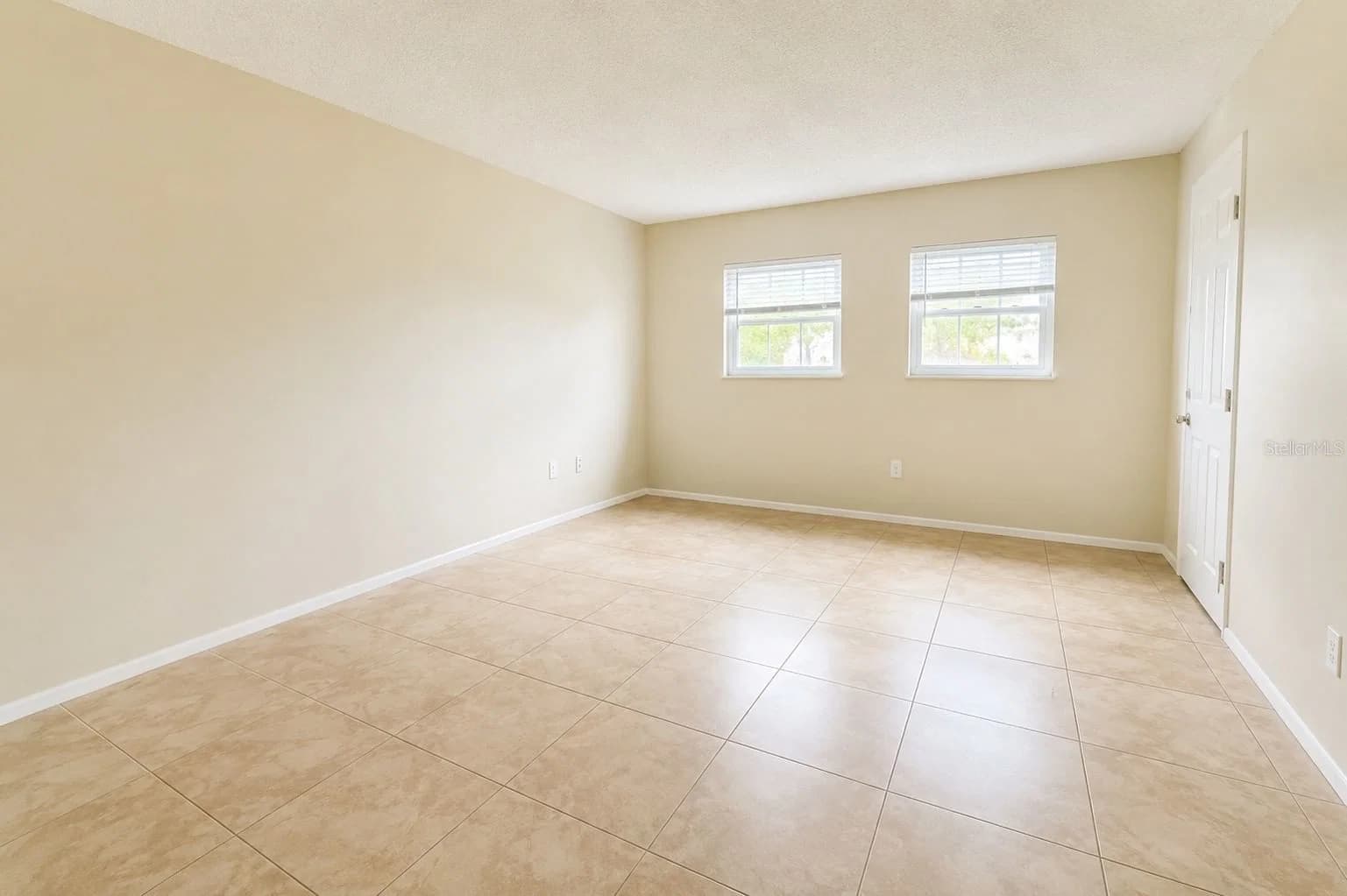 828 SKY LAKE 2