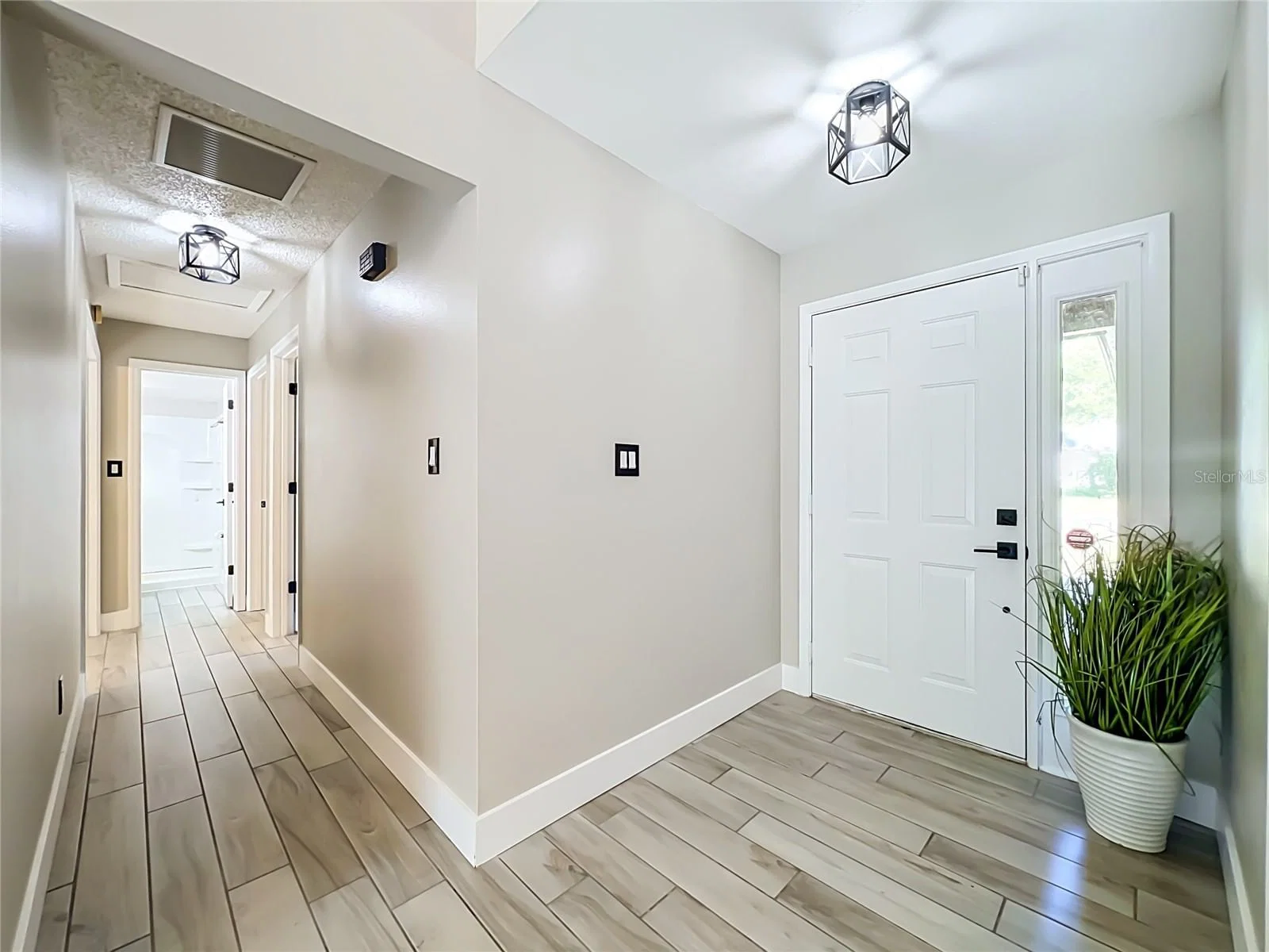 5915 GROVELINE Drive, Orlando, FL 32810 3
