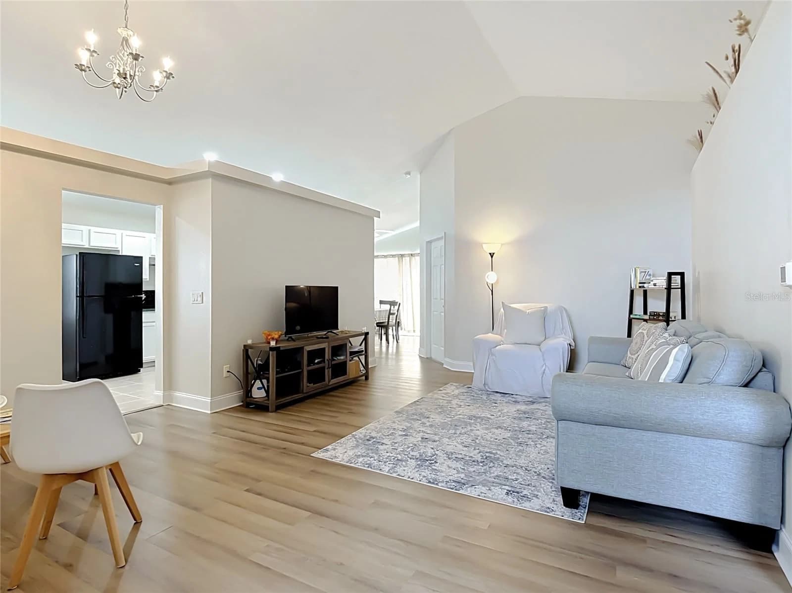 1128 PINEDALE 3