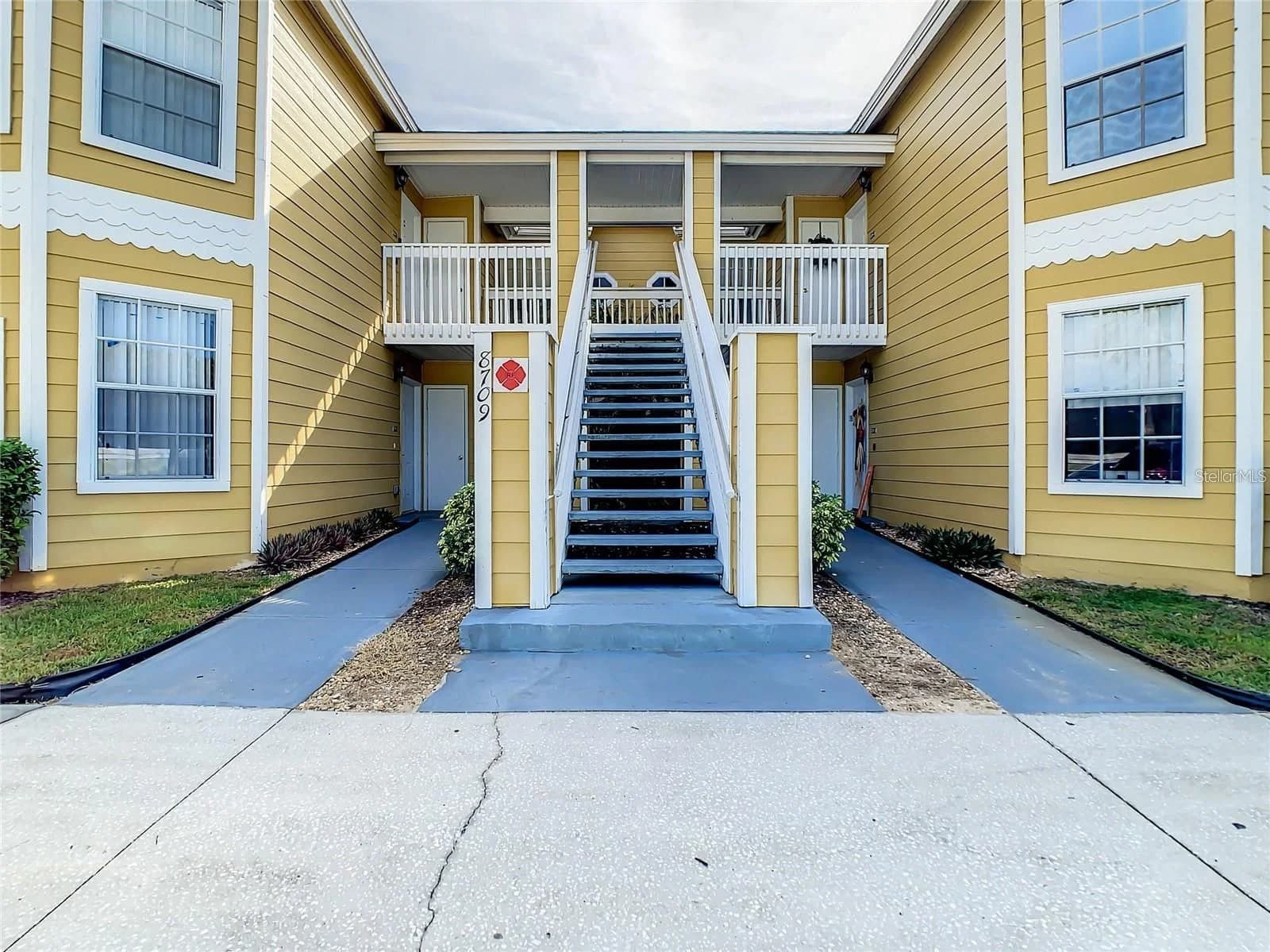 8709 KNIGHTSBRIDGE 3