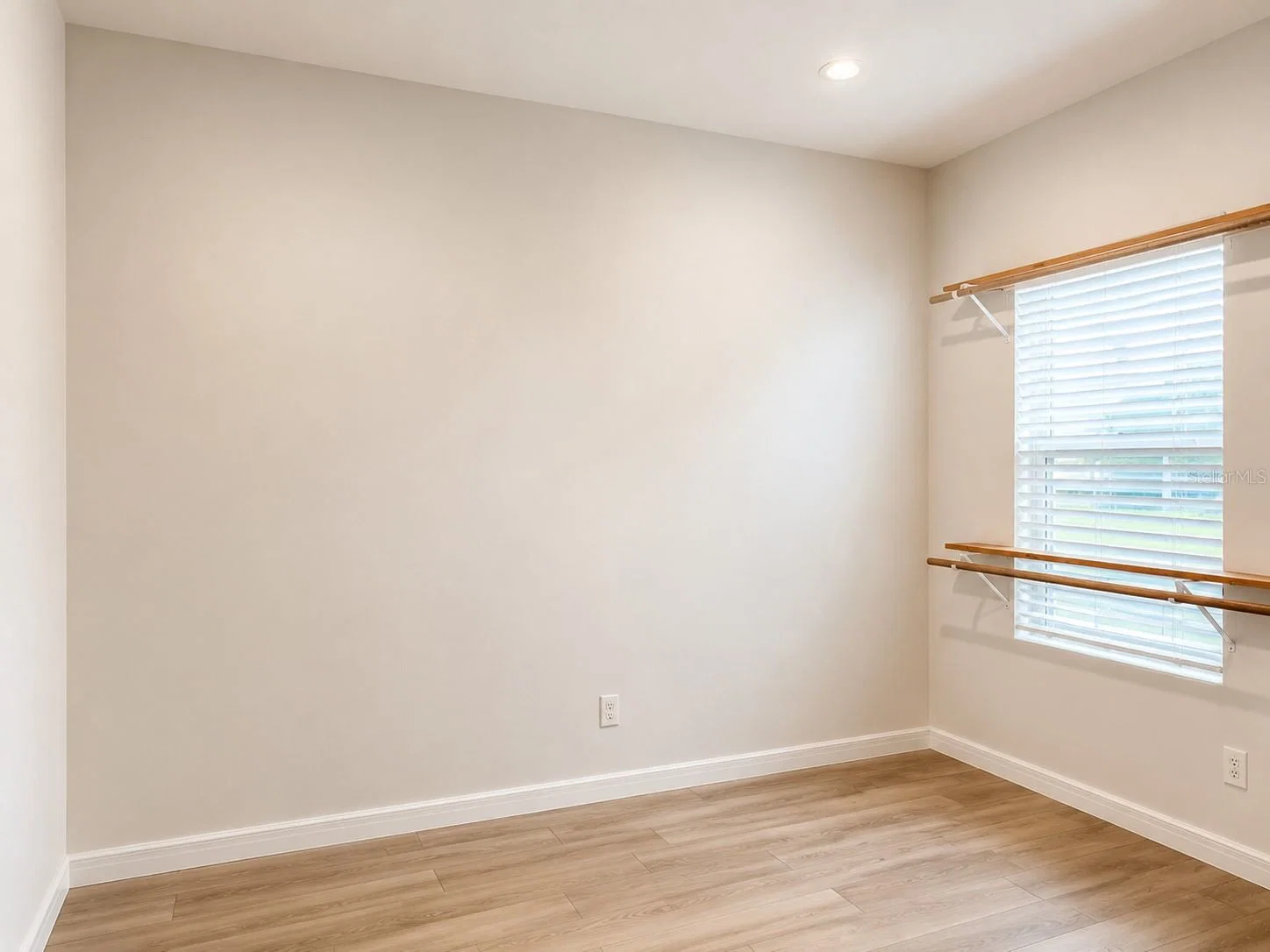 2074 DERWENT 4