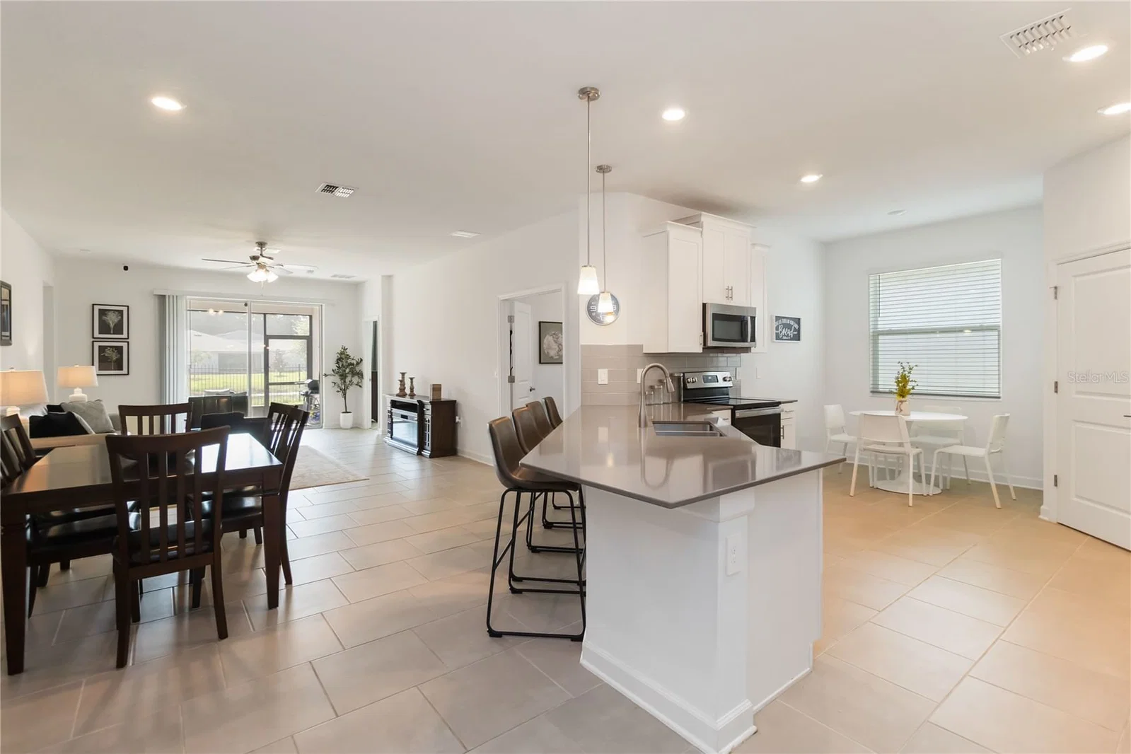 3123 CAMDEN 4