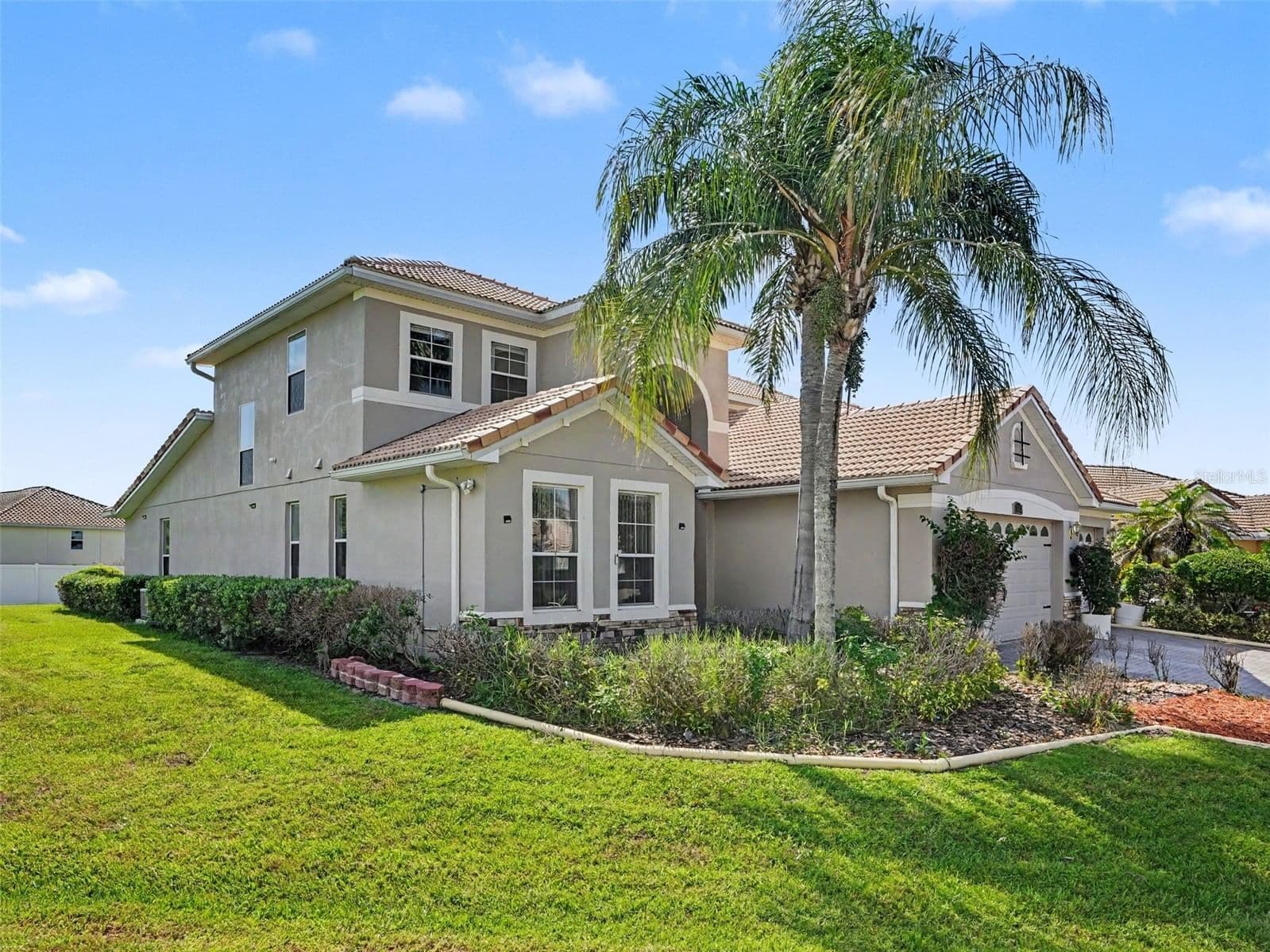 1711 WINDWARD OAKS 2