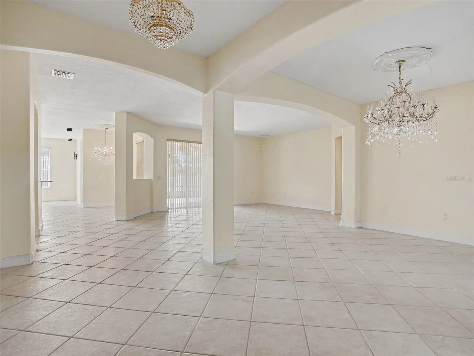 1711 WINDWARD OAKS 5