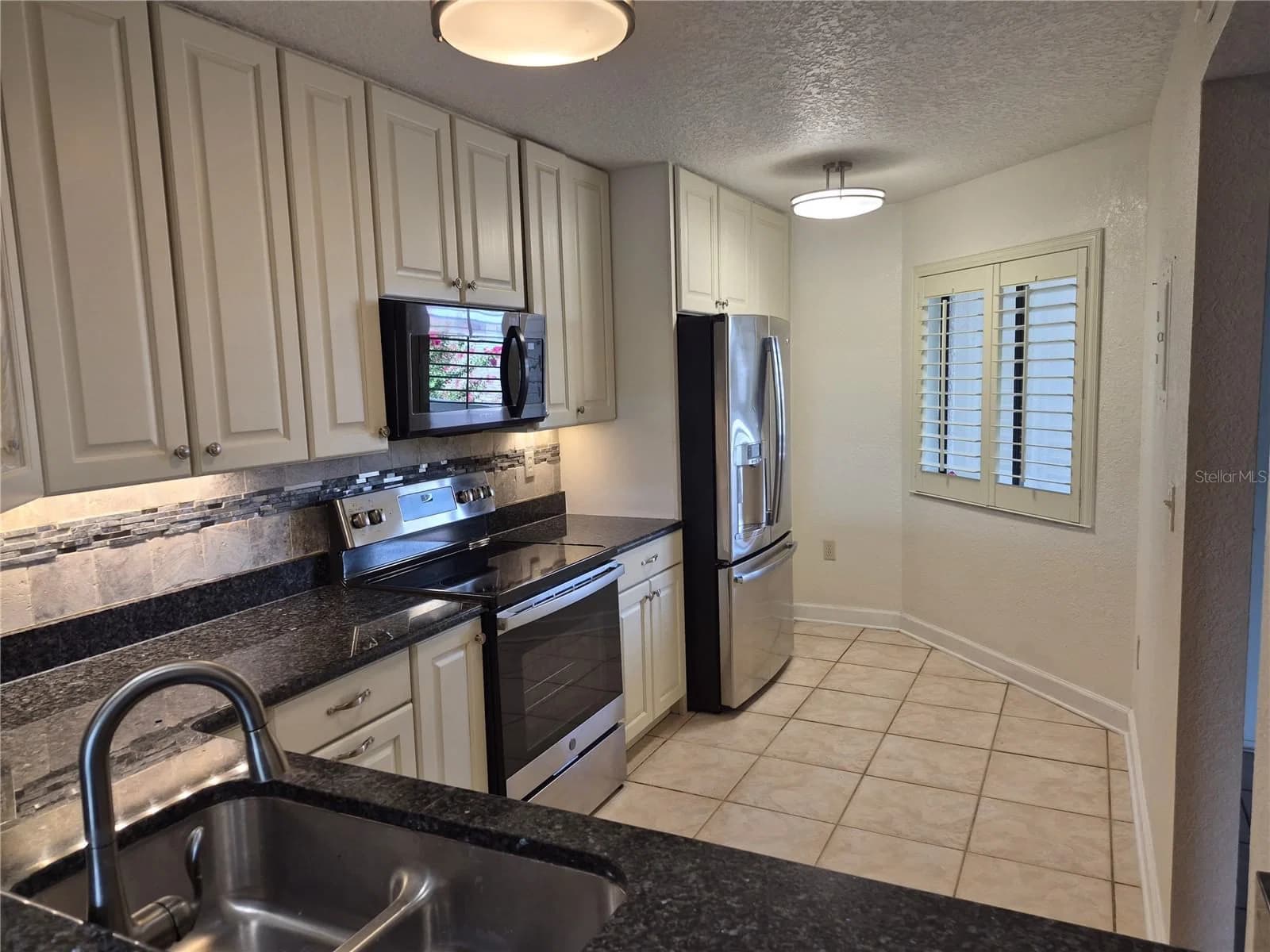 4101 FAIRVIEW VISTA 4
