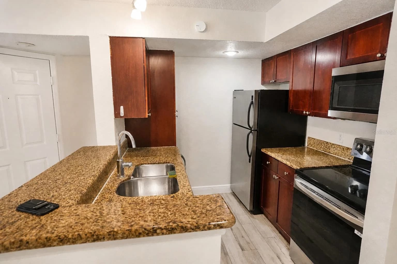 5156 CONROY 2