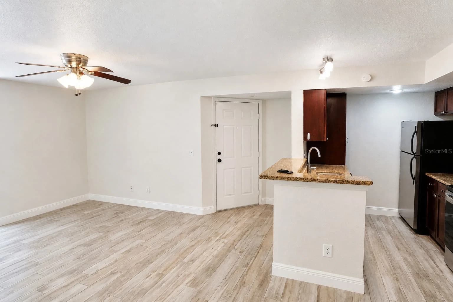 5156 CONROY 3
