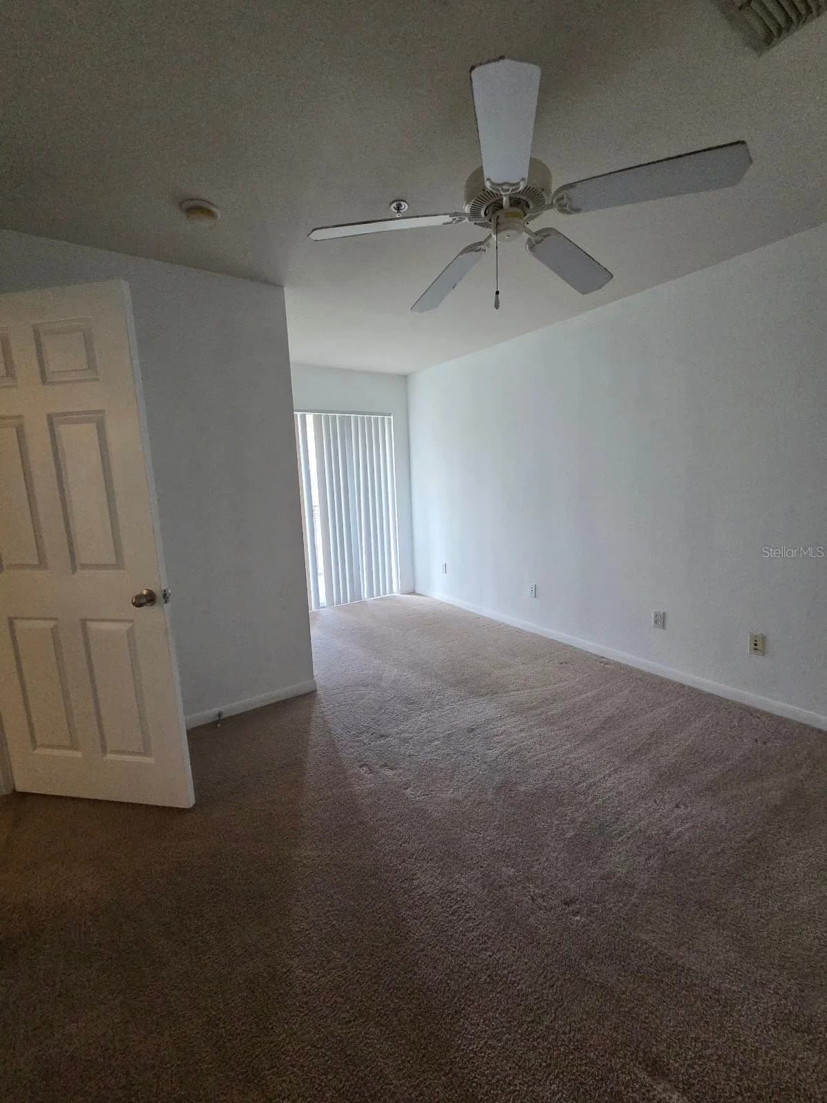 9165 LEE VISTA 4