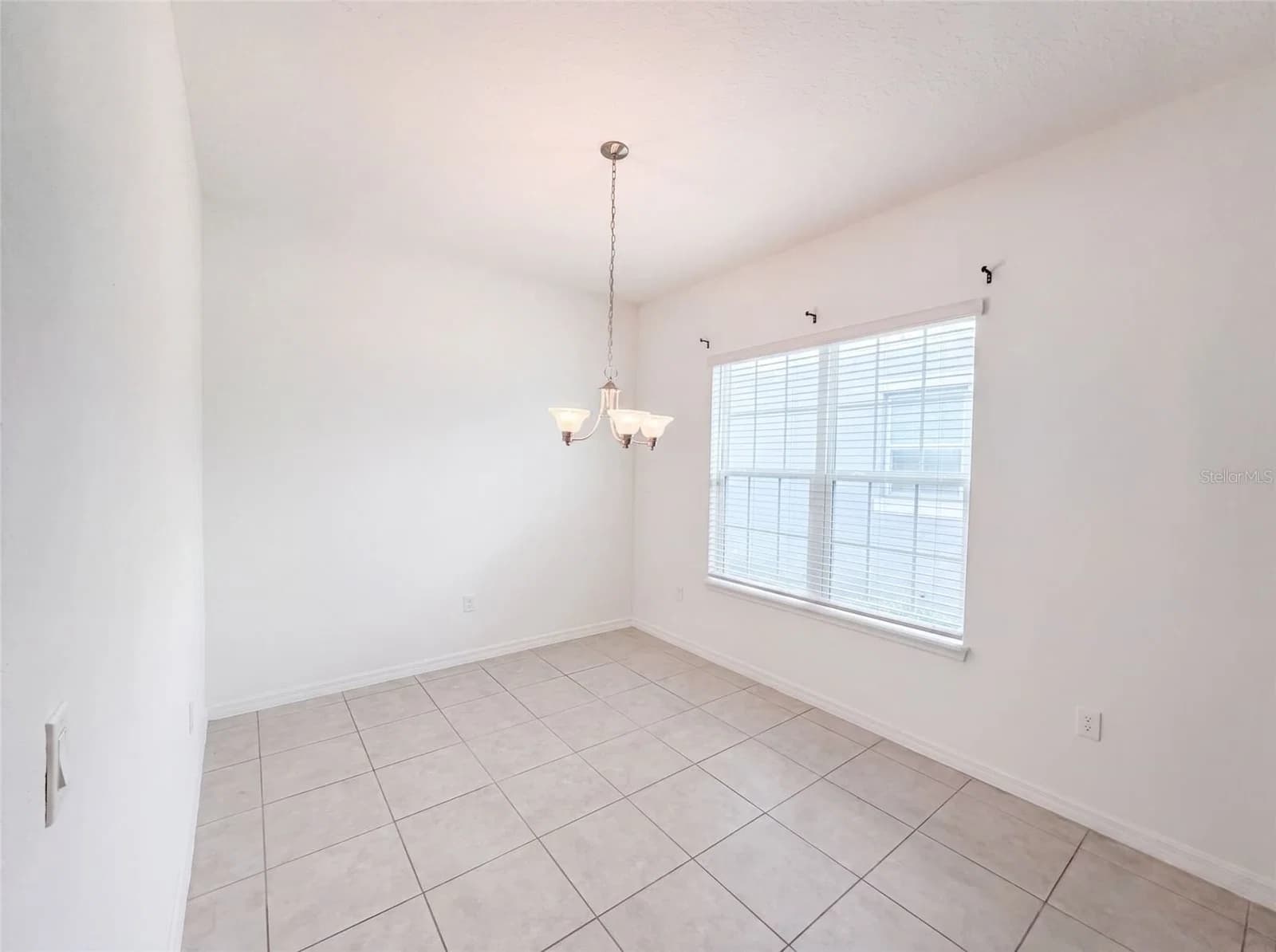 1572 ASTORIA ARBOR 5