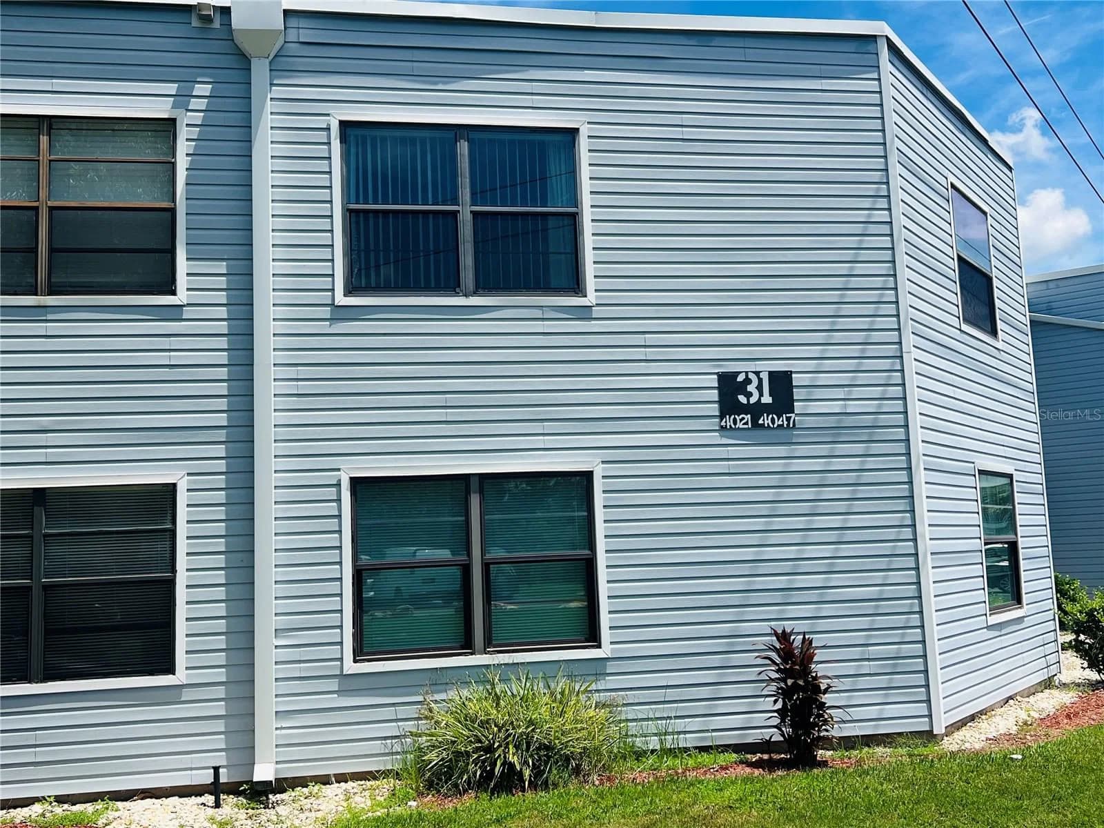 4045 ATRIUM 2