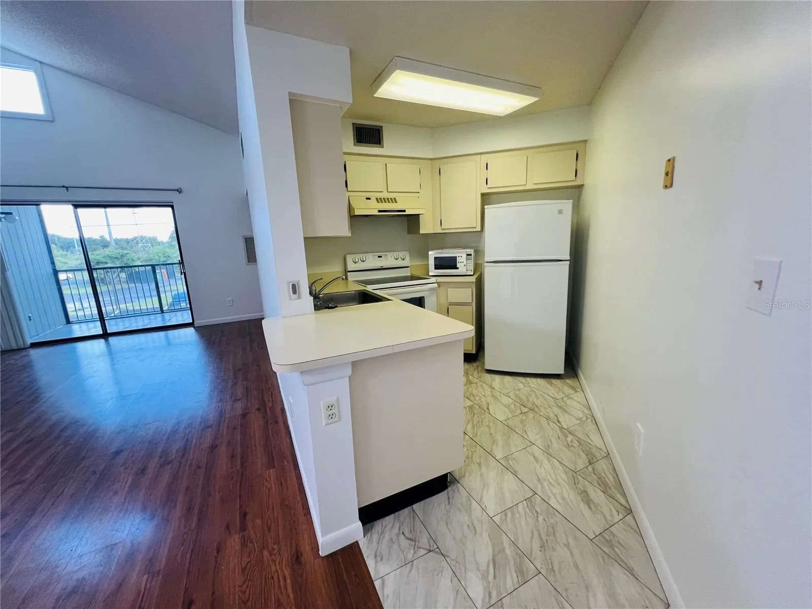 4045 ATRIUM 5