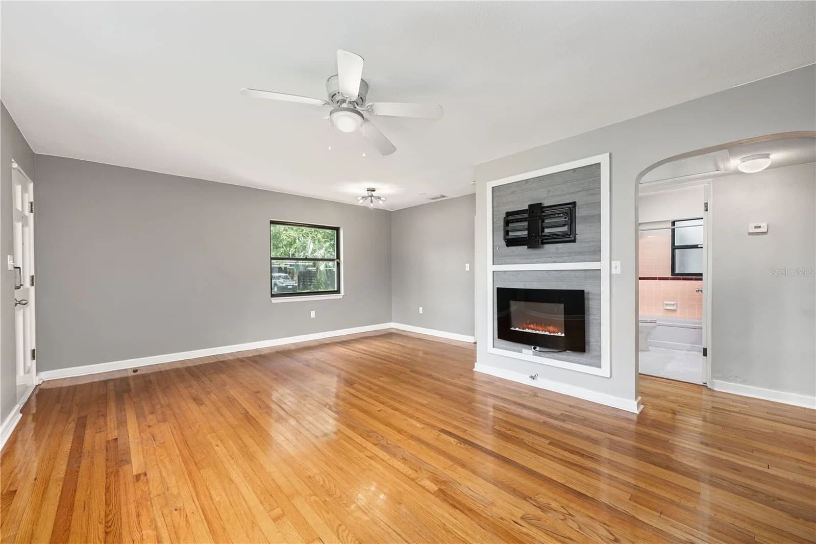 1103 BRIERCLIFF 4