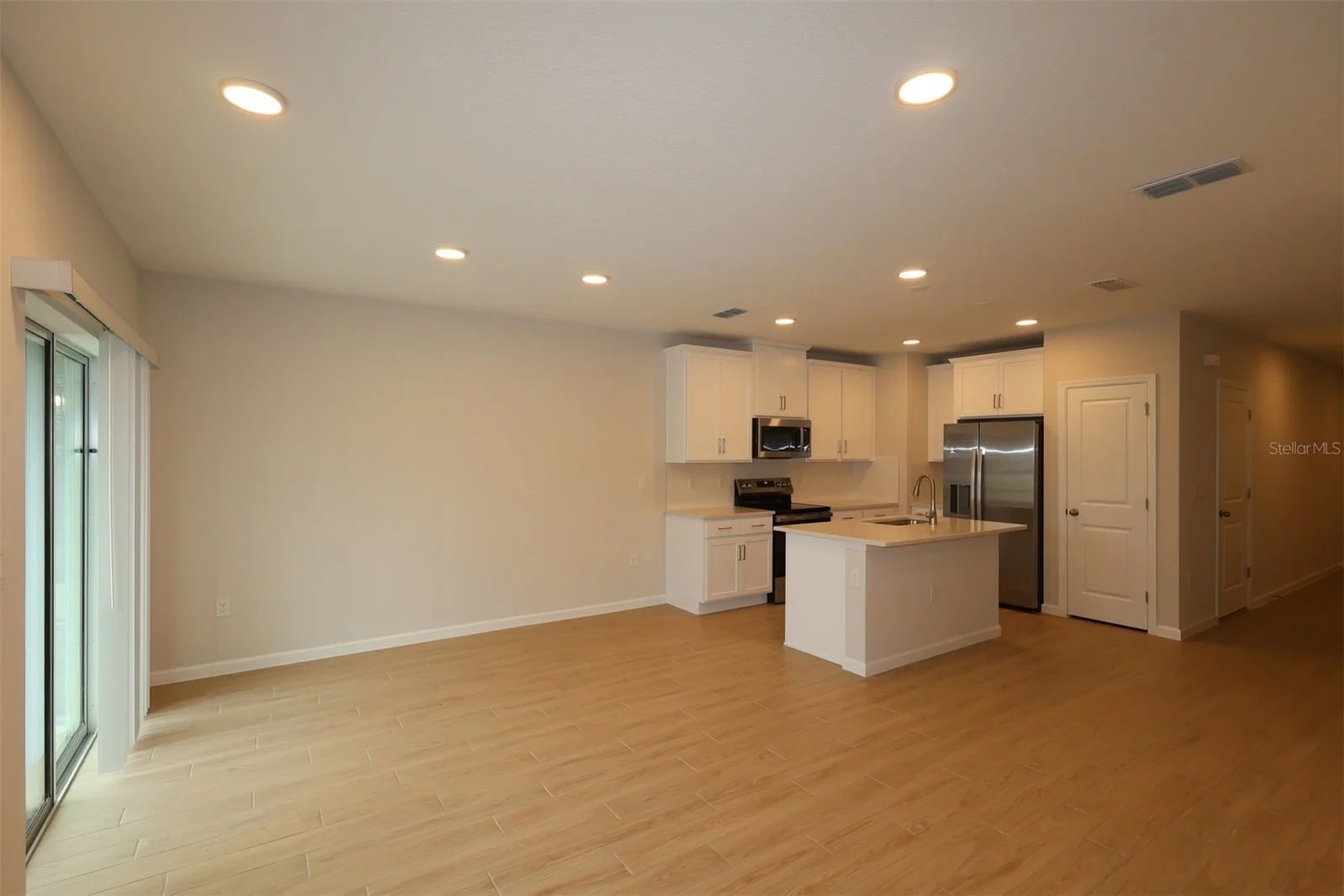 6108 FELLOW WAGON Way 4