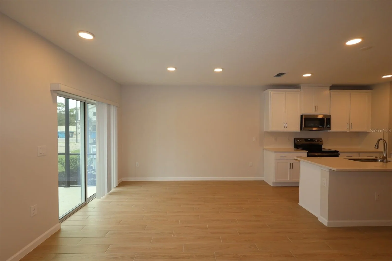6108 FELLOW WAGON Way 5
