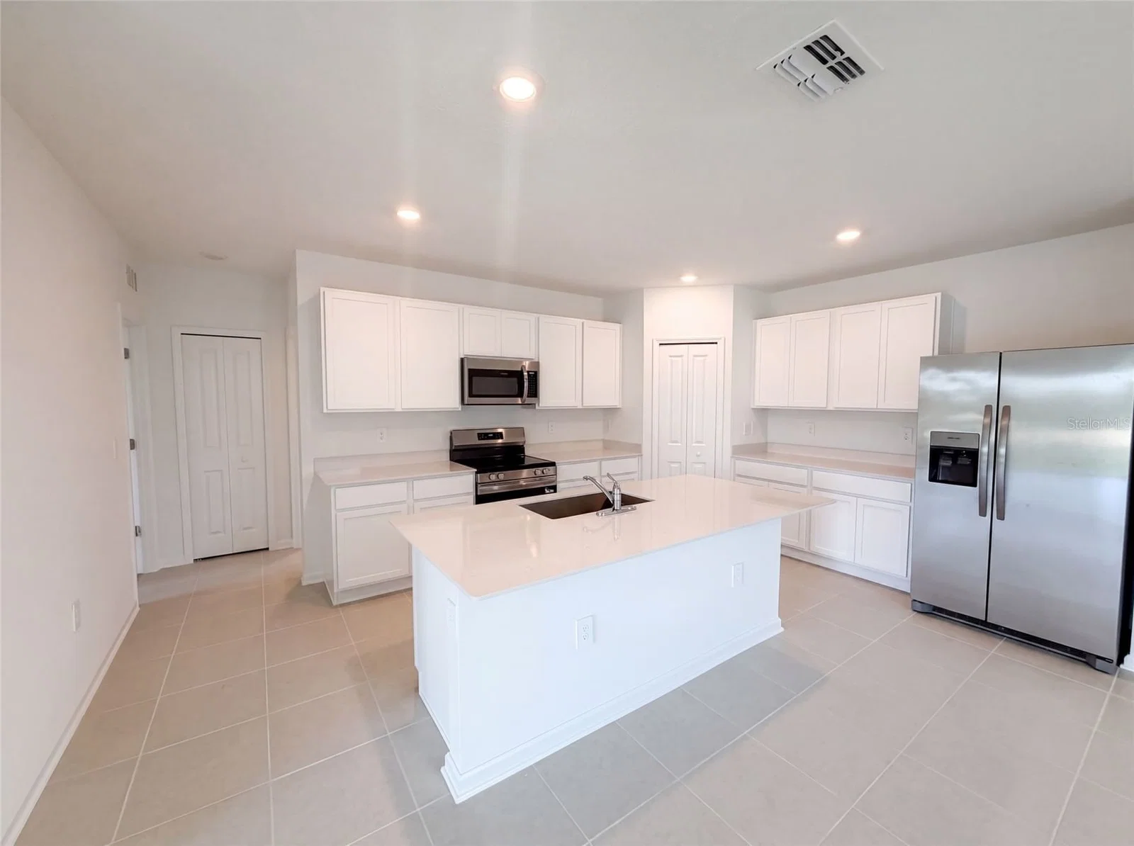4373 RIVER BEACON 2