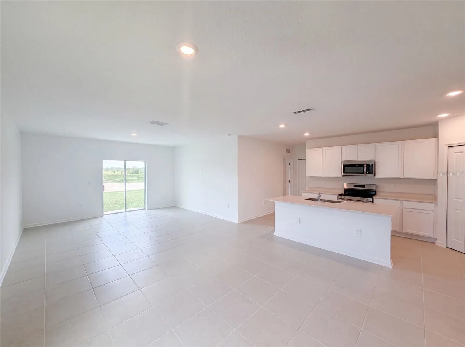 4373 RIVER BEACON 5