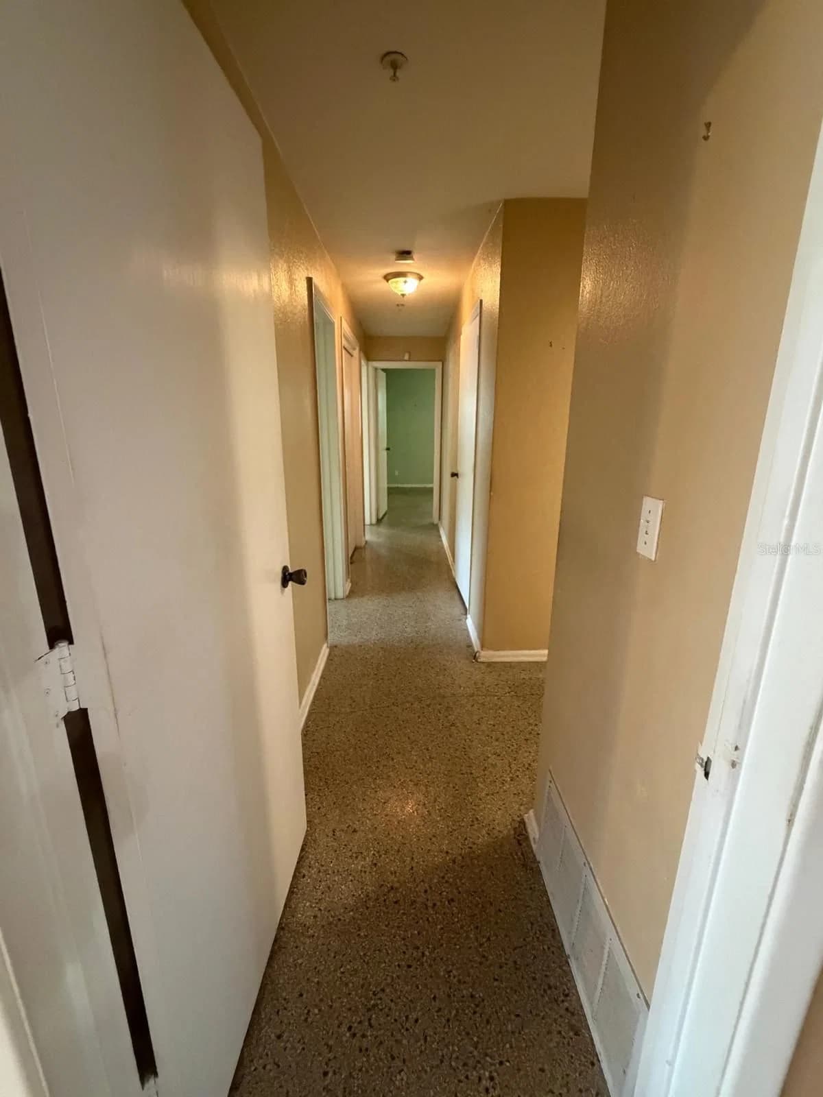 8283 LE MESA 4