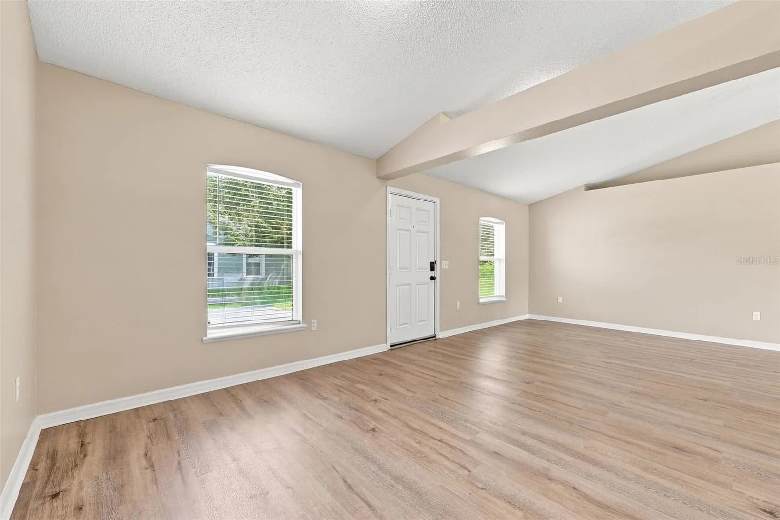 1346 DUNBARTON 5