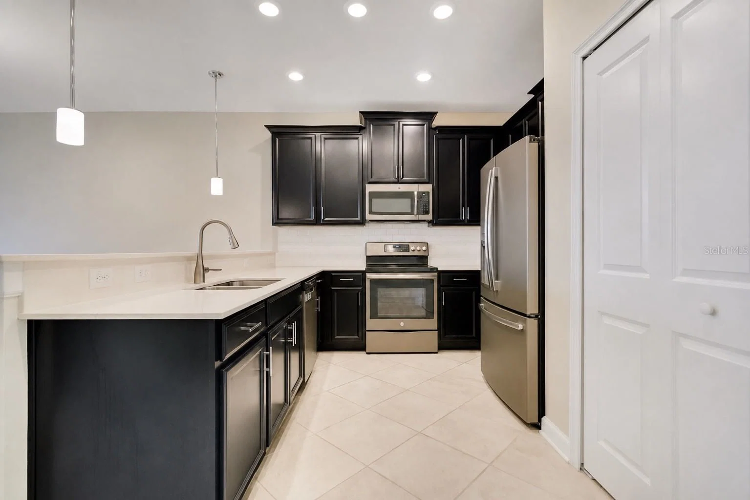 9044 AZALEA SANDS 3