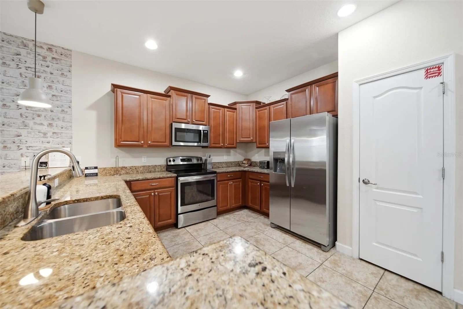 1416 MOON VALLEY 5