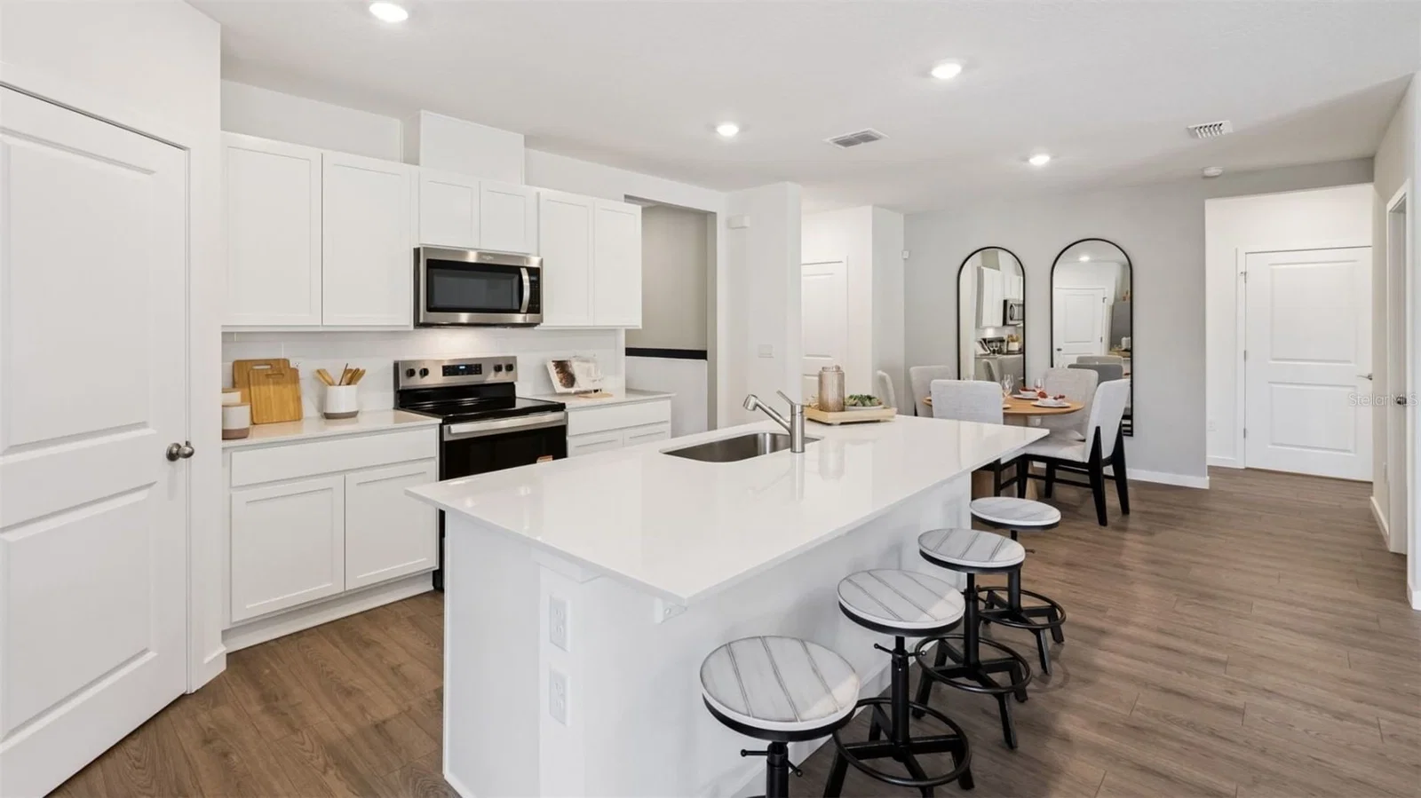 1515 BEECHMONT 3