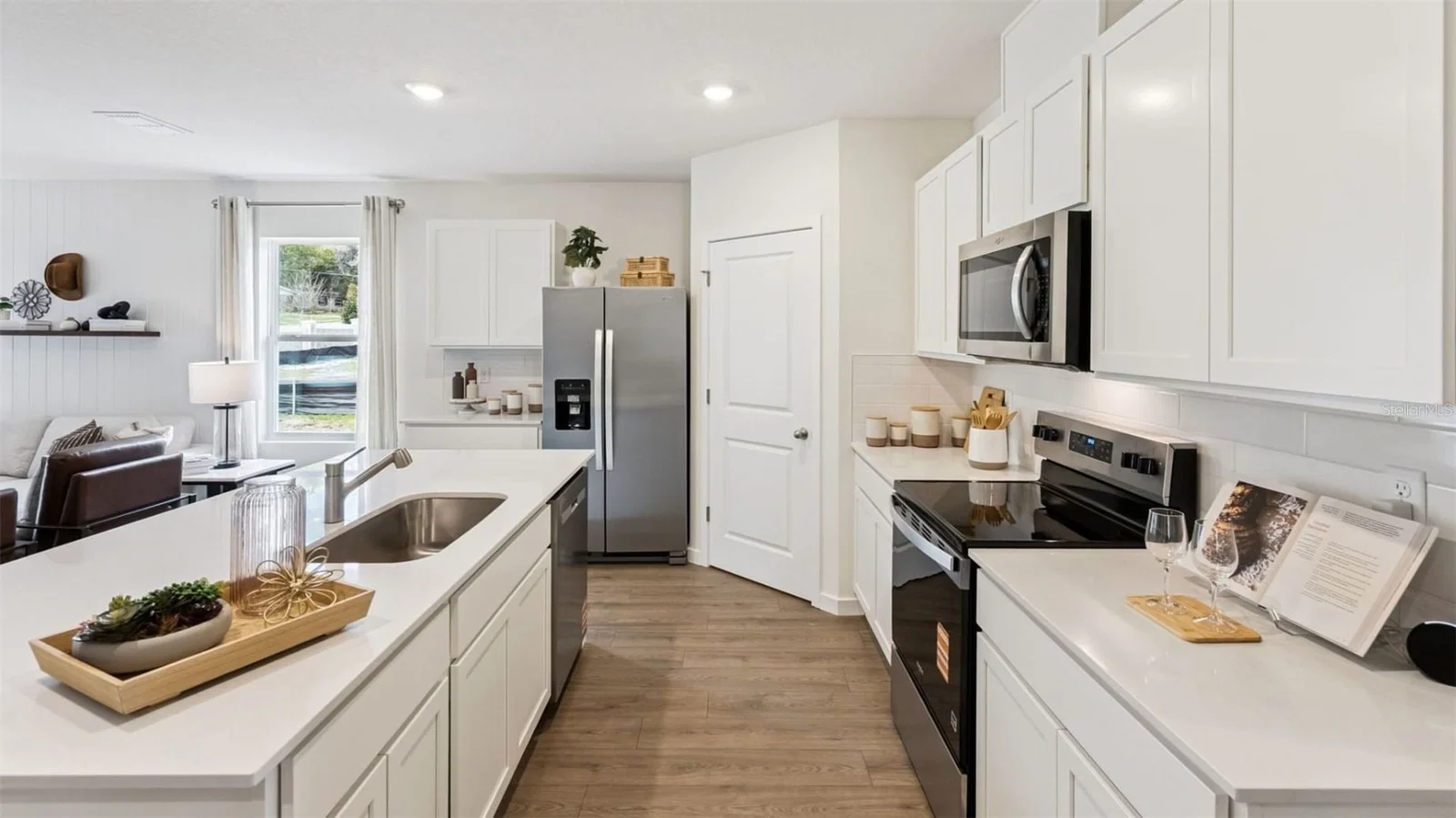 1515 BEECHMONT 5