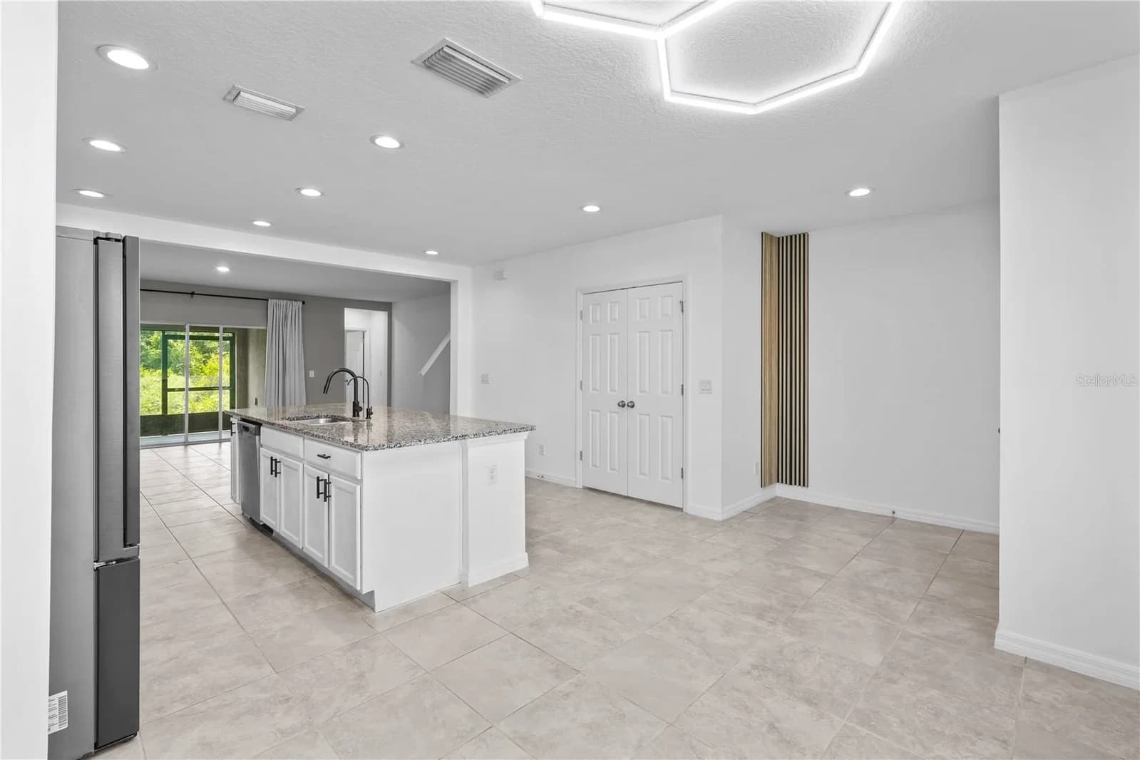 438 ANNABELLA WAY 5