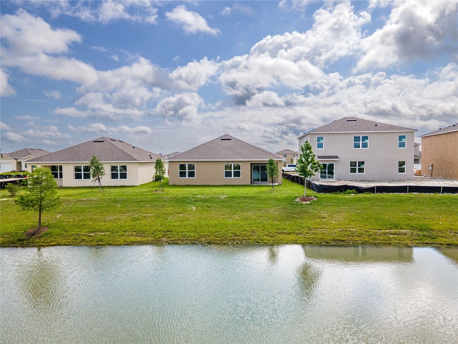 1226 RED HILL 4