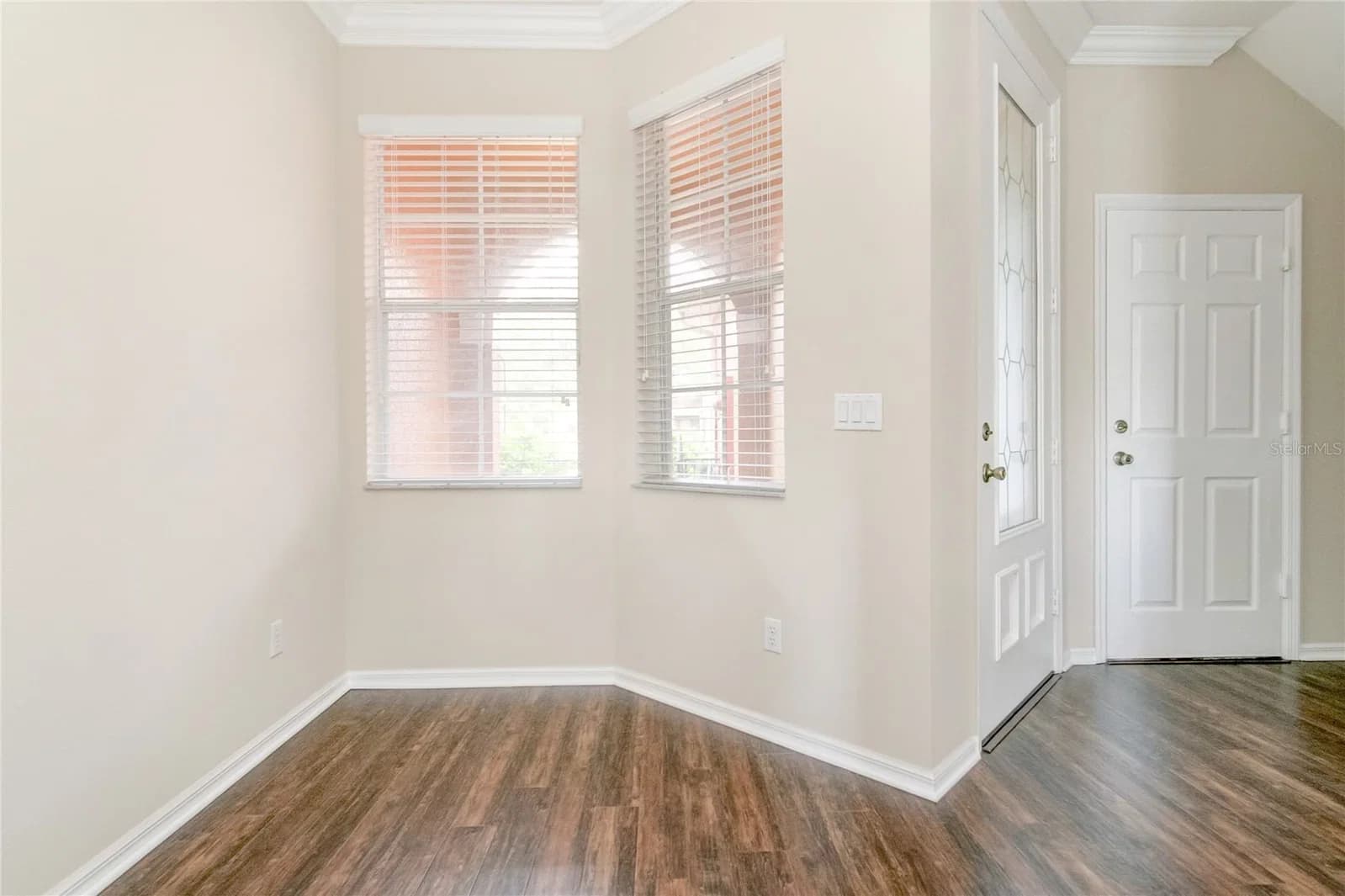 9426 SILVER BUTTONWOOD 4
