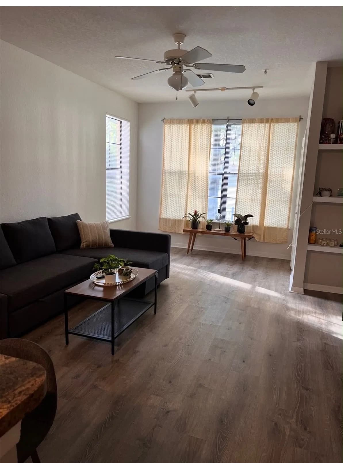 6137 METROWEST 4
