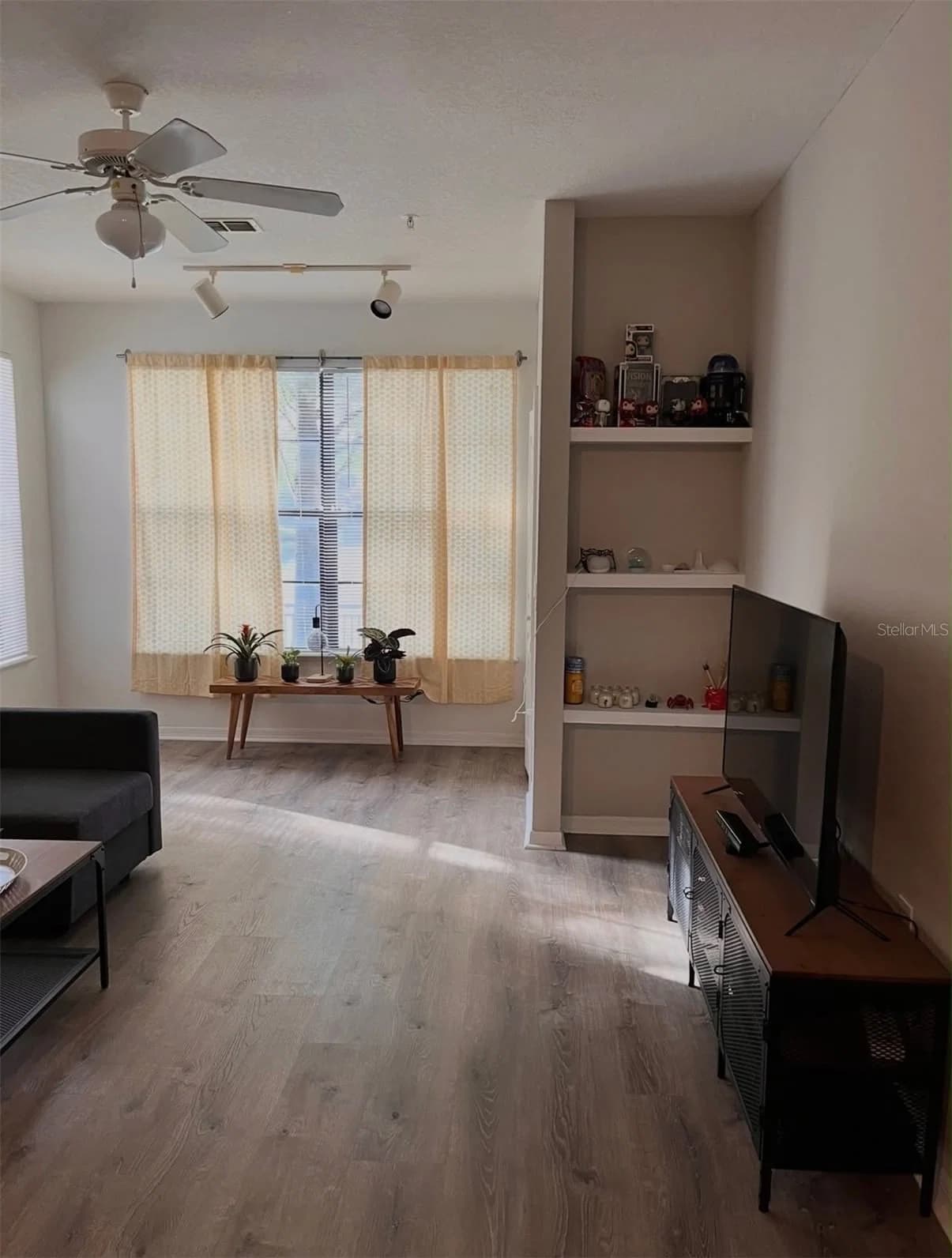 6137 METROWEST 5