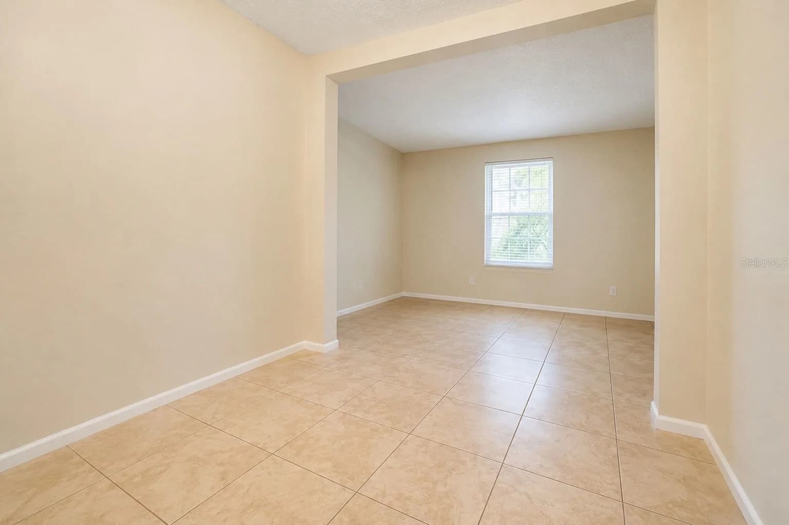 828 SKY LAKE 4
