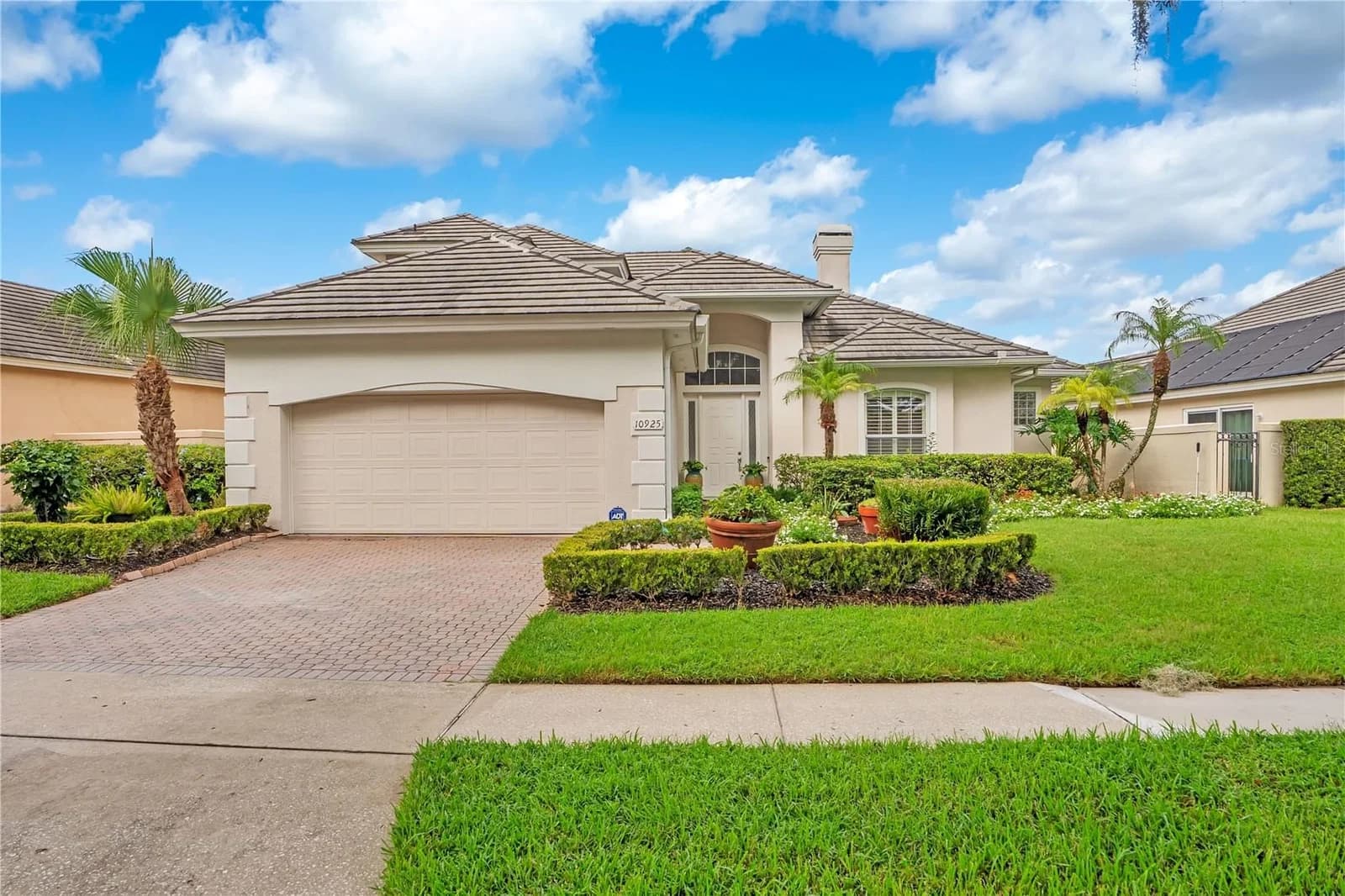 10925 WOODCHASE 4