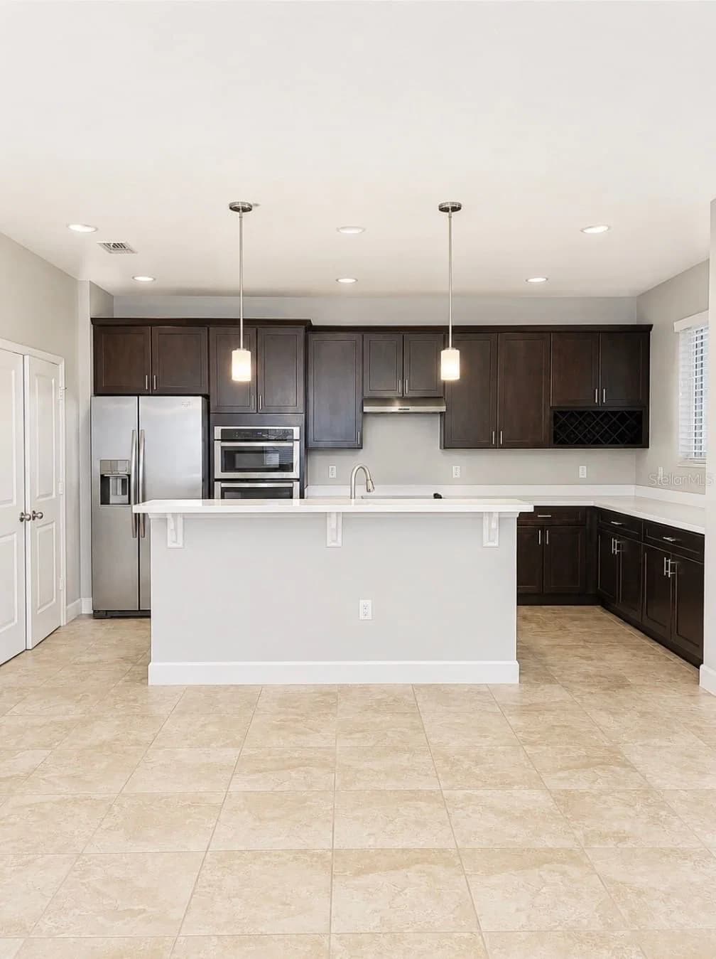 11537 CHATEAUBRIAND 4
