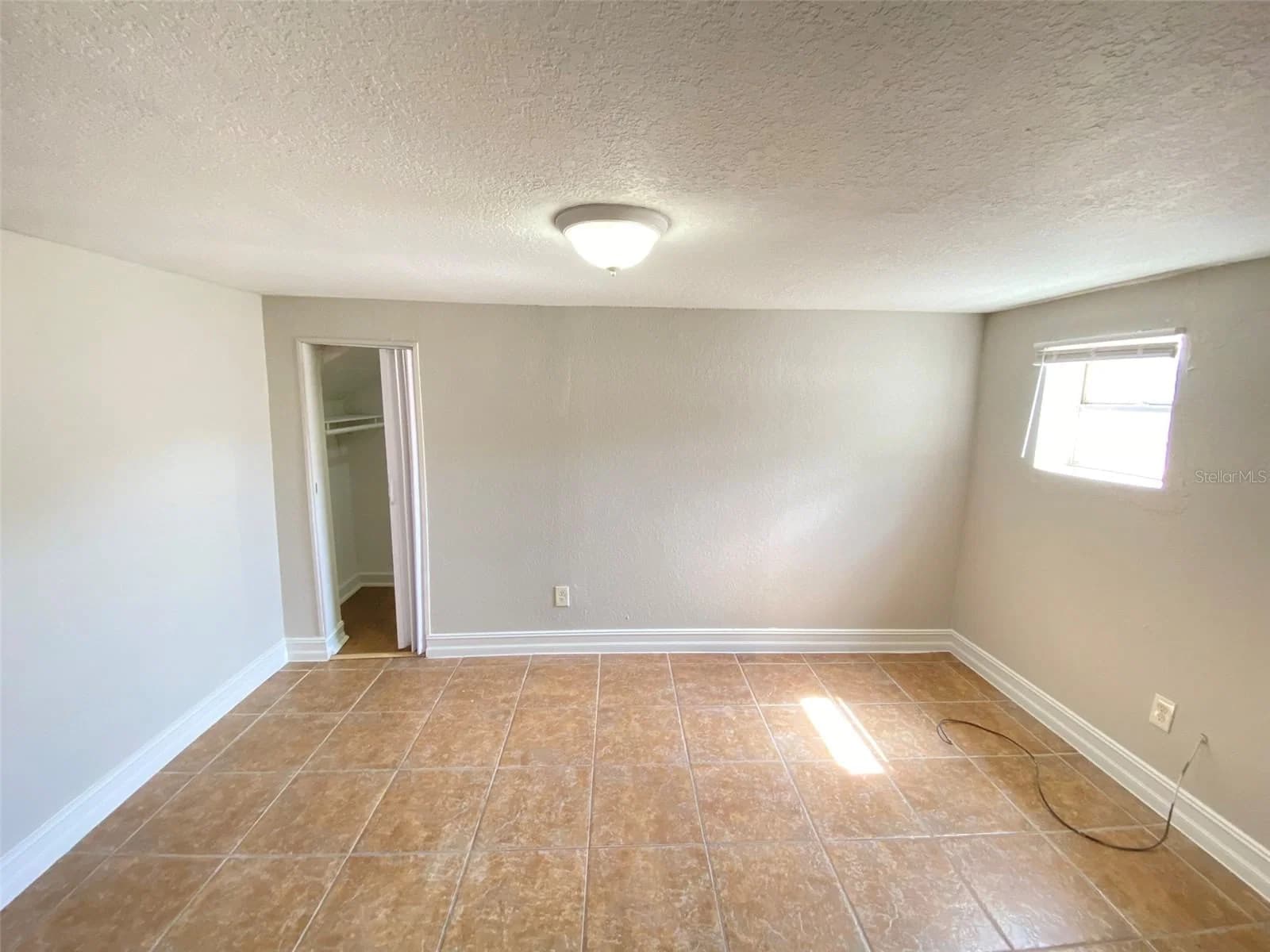 812 LIVINGSTON 3